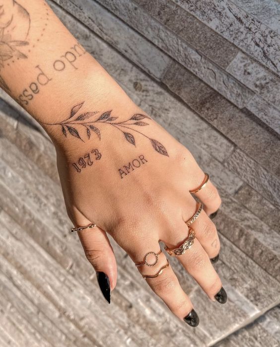 Tatuagens na mão para se inspirar 